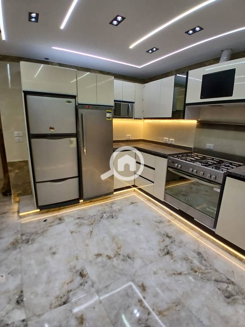 28 WhatsApp Image 2025-12-13 at 23.18. 05. jpeg