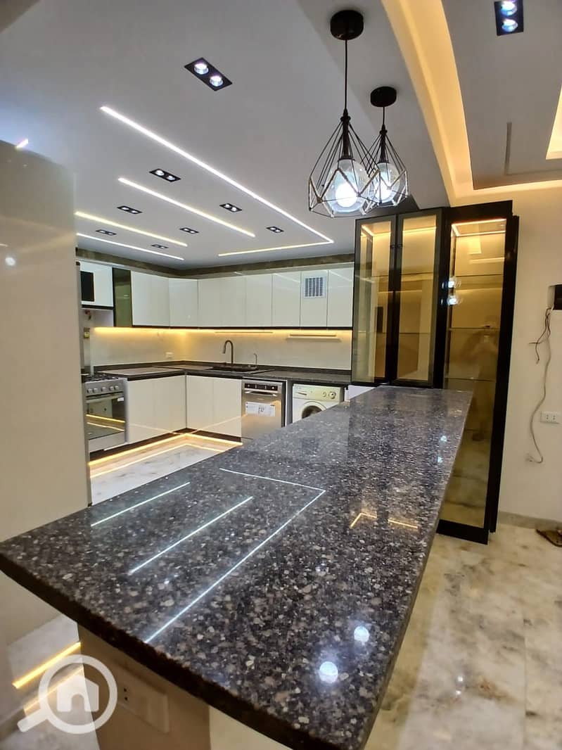 30 WhatsApp Image 2025-12-13 at 23.18. 04 (3). jpeg