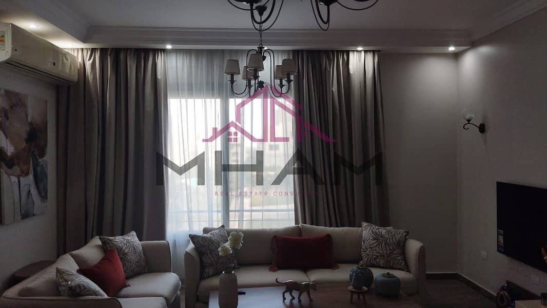 photo_5904765874164403133_y. jpg photo_5904765874164403133_y. jpg