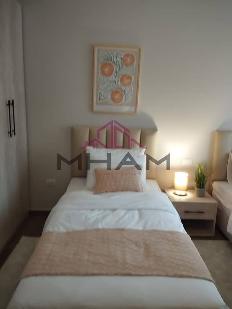 2 photo_5904765874164403126_y. jpg