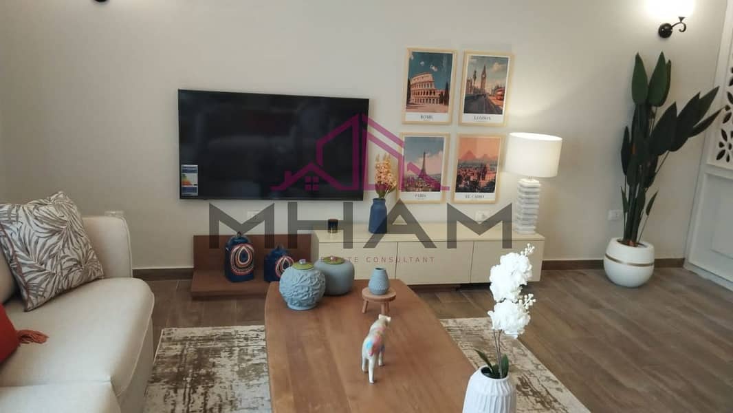 5 photo_5904765874164403128_y. jpg