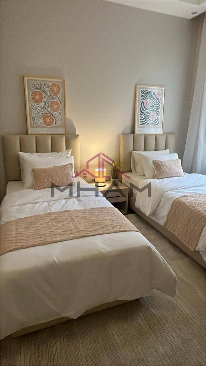 6 photo_5904765874164403129_y. jpg