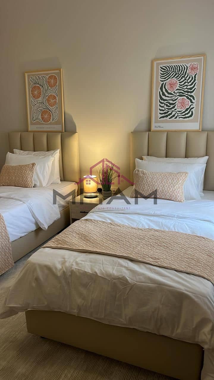 7 photo_5904765874164403130_y. jpg