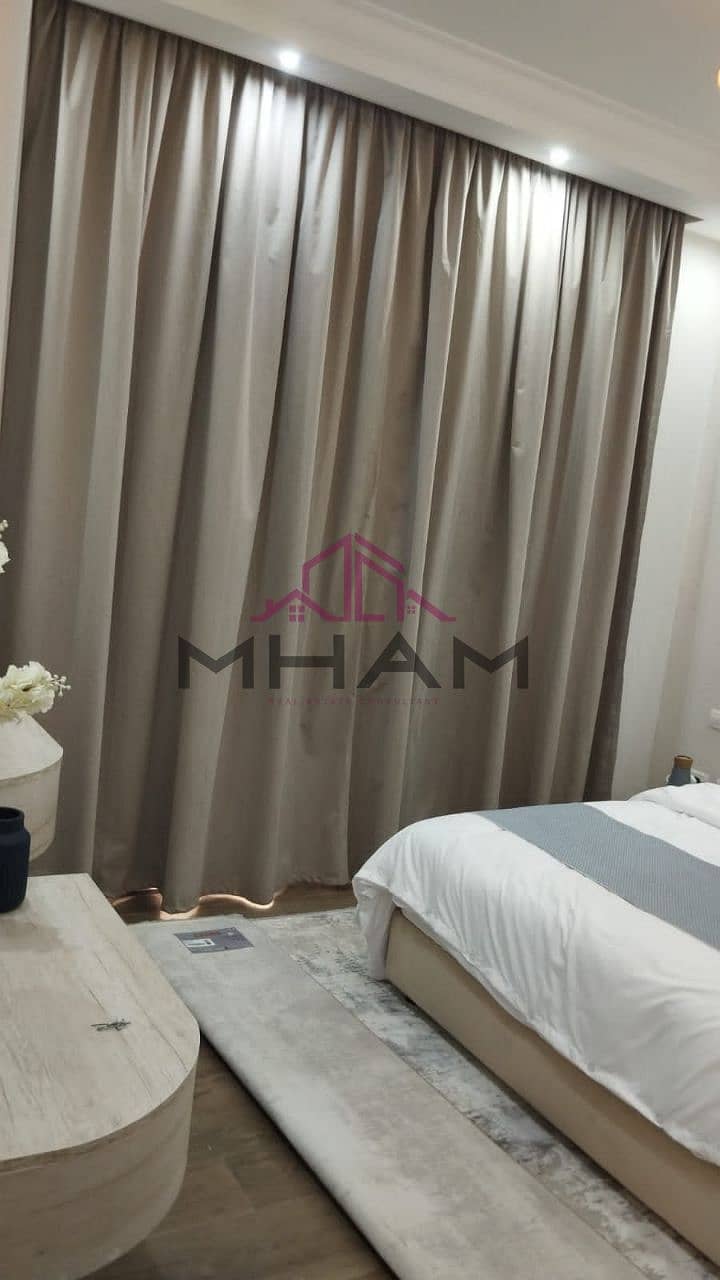 12 photo_5904765874164403140_y. jpg