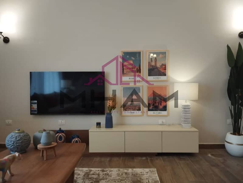 17 photo_5904765874164403145_y. jpg