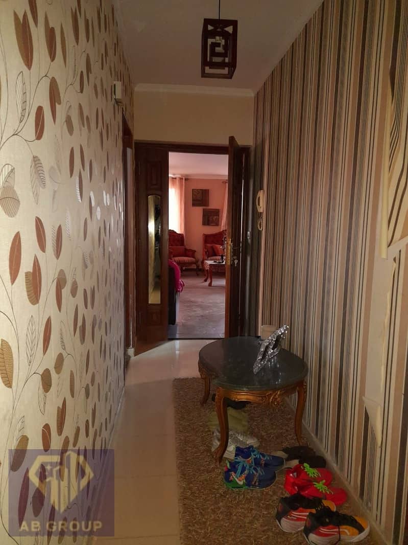 8 8bf990fb-0038-40a9-b4be-6c053eda8749. jpg