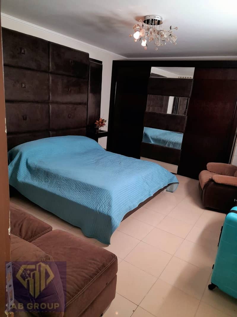 12 560010d3-09ae-41a6-b2a8-f2c7c9bffd36. jpg