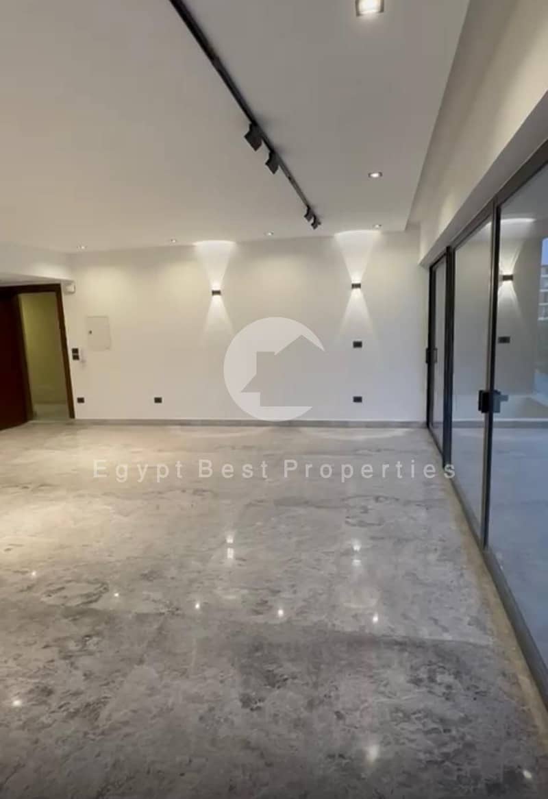 4 8ee8be44-ada3-4c33-ba83-d9f84d71a8ff. jpeg