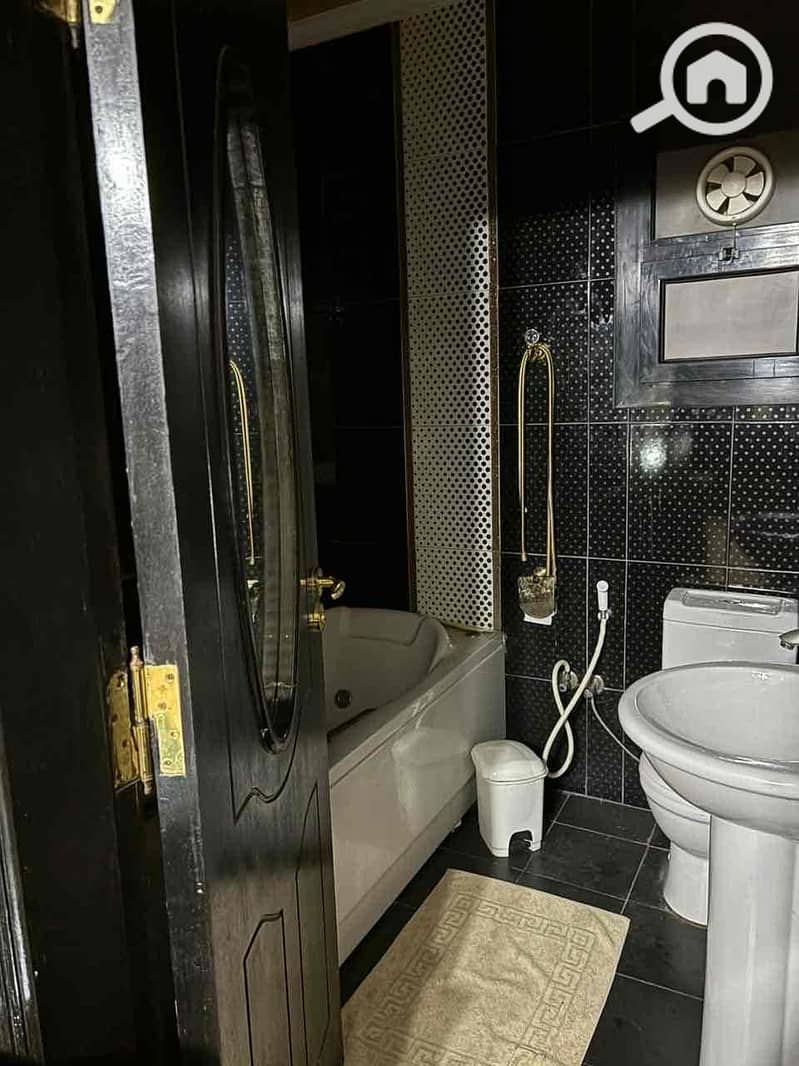 9 0540ff82-a773-41f5-8d30-8e0a0036a23d. jpg