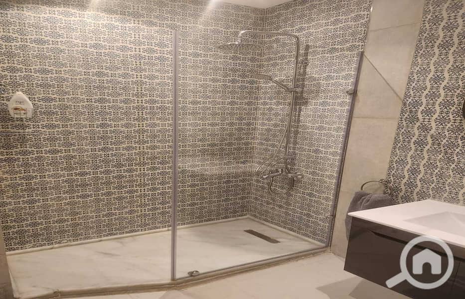 5 8932c5d9-434f-44cf-8143-2eceb856e210. jpg