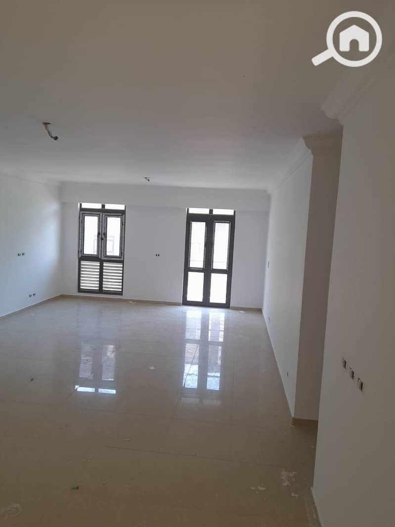 2 1b282846-a8e8-466d-a089-9da7e62e6087. jpg