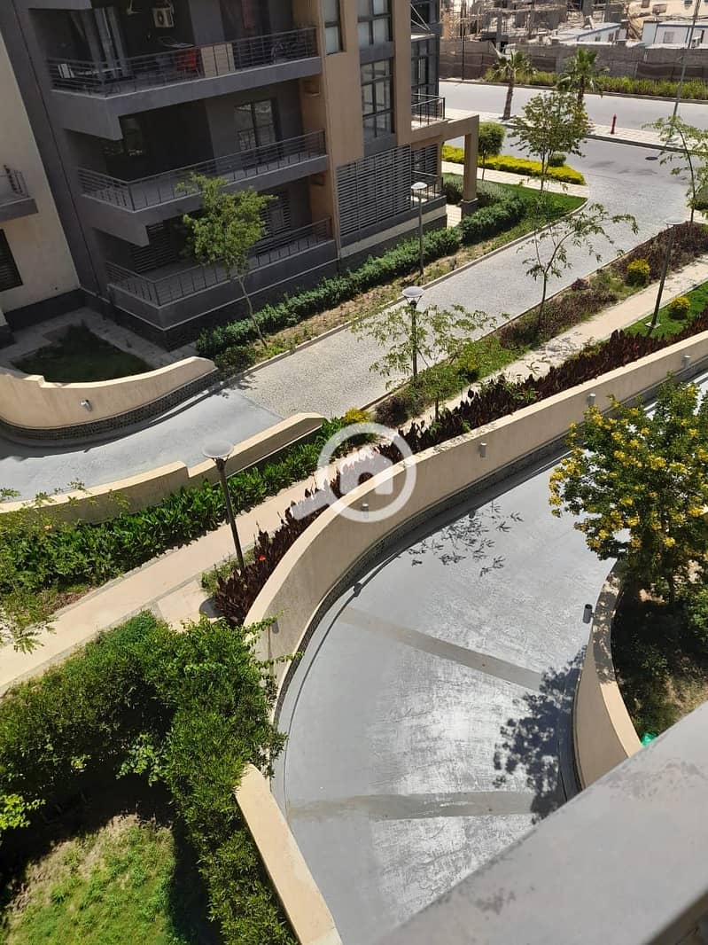 8 ca604c04-eda3-4bf2-bbca-b69ef7f6731f. jpg