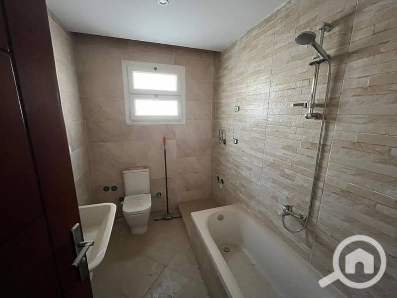 10 WhatsApp Image 2025-09-08 at 18.33. 47_f05c9d9a. jpg