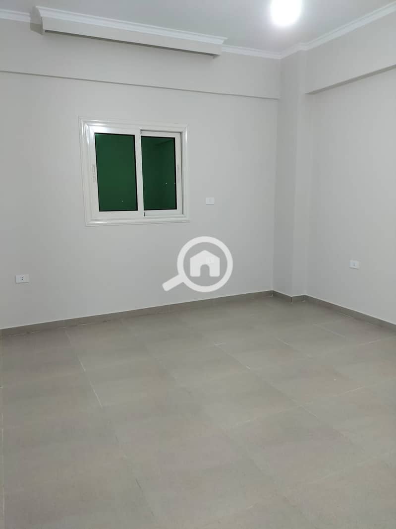 6 WhatsApp Image 2025-12-12 at 10.07. 17 PM (3). jpeg