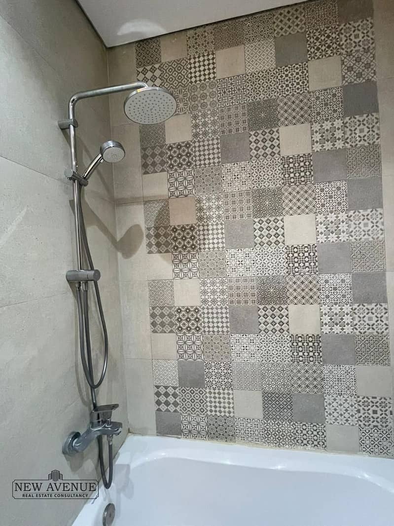 10 d3fd93c8-f17a-4b8b-a60e-c09c19c74faa. jpeg