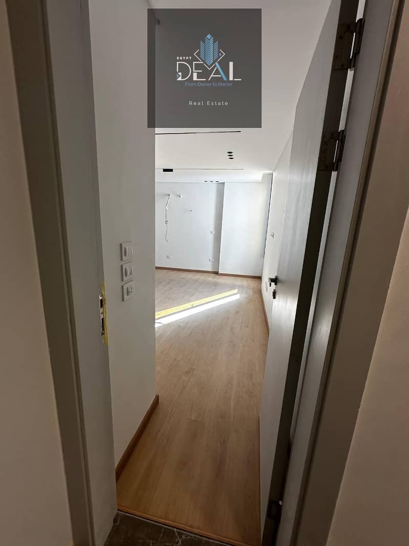 5 3a967a5d-95ce-4744-bdbd-efed6a66ef9e. jpeg