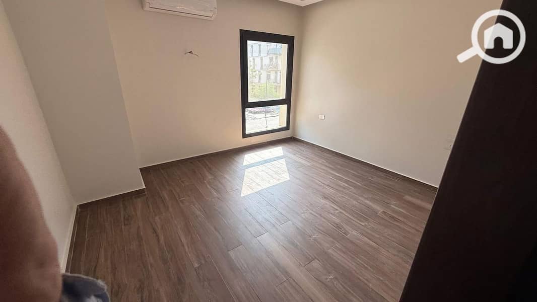 4 0a3e99f1-da3e-4dbf-aa47-cedbc5d0c0c1. jpeg