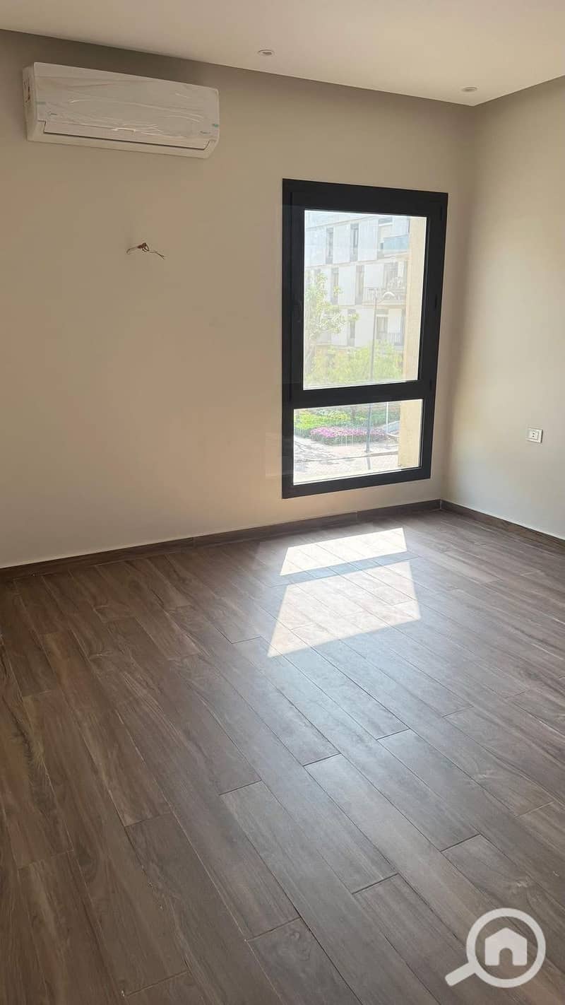 6 12f929ba-f6ba-4d2a-8c27-a8535db1c6e4. jpeg