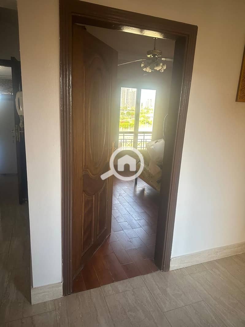 5 6d8de8ce-1c91-46cf-bdfa-ac22b751802c. jpeg