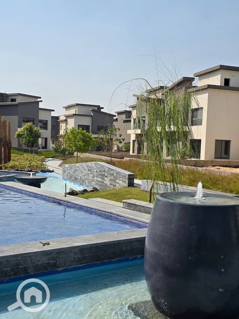 8 983950ca-cd6b-4d31-83e2-029b88e78060. jpg