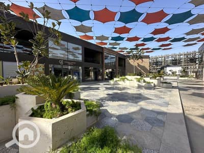 محلات تجارية  للايجار في الشيخ زايد، الجيزة - 3d723089-cb81-4002-950a-3562618b3d10. jpeg