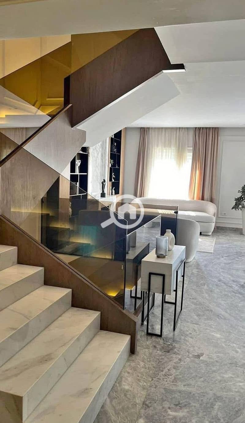 4 90efc76f-5746-4bb3-8e71-be52cad1a78b. jpg