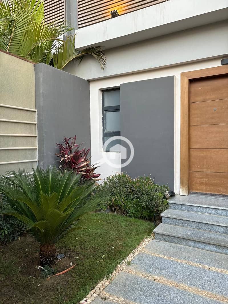 11 528384090_1317125260034723_3020802093445322742_n. jpg