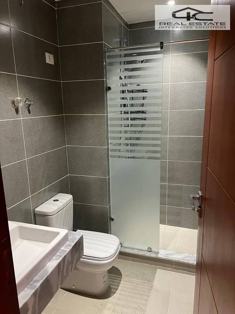 8 WhatsApp Image 2025-12-14 at 14.23. 00 (2). jpeg