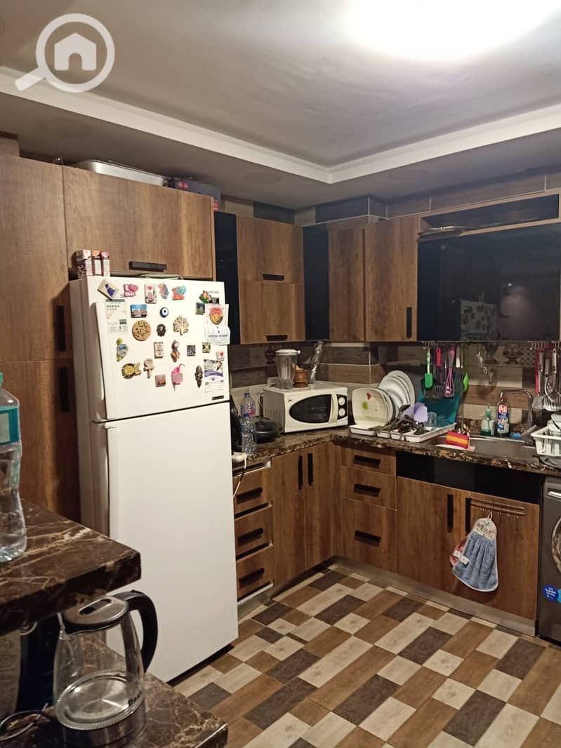 4 de94c9b5-3e85-42c4-8c49-f9f6cb52ad37. jpeg