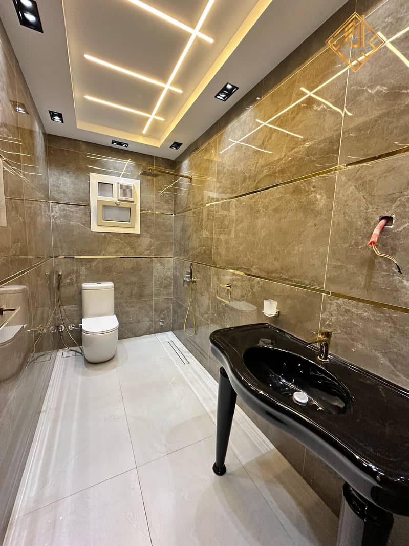 5 WhatsApp Image 2025-12-11 at 17.54. 35 (1). jpeg