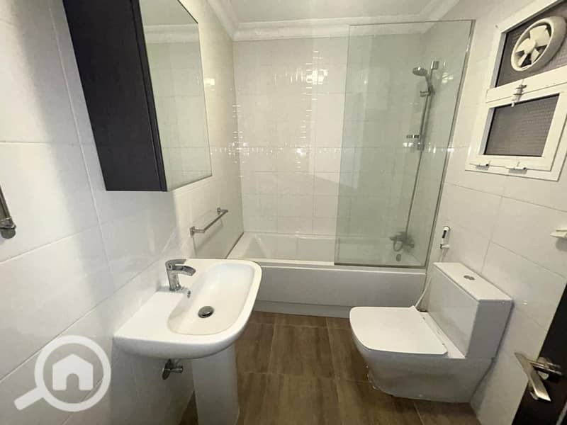 8 WhatsApp Image 2025-12-13 at 21.27. 07_c2fca739. jpg