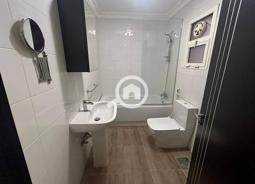 10 WhatsApp Image 2025-12-13 at 21.27. 08_d720c3c7. jpg