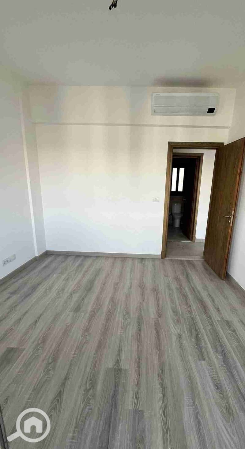 2 FB_IMG_1765577491458. jpg