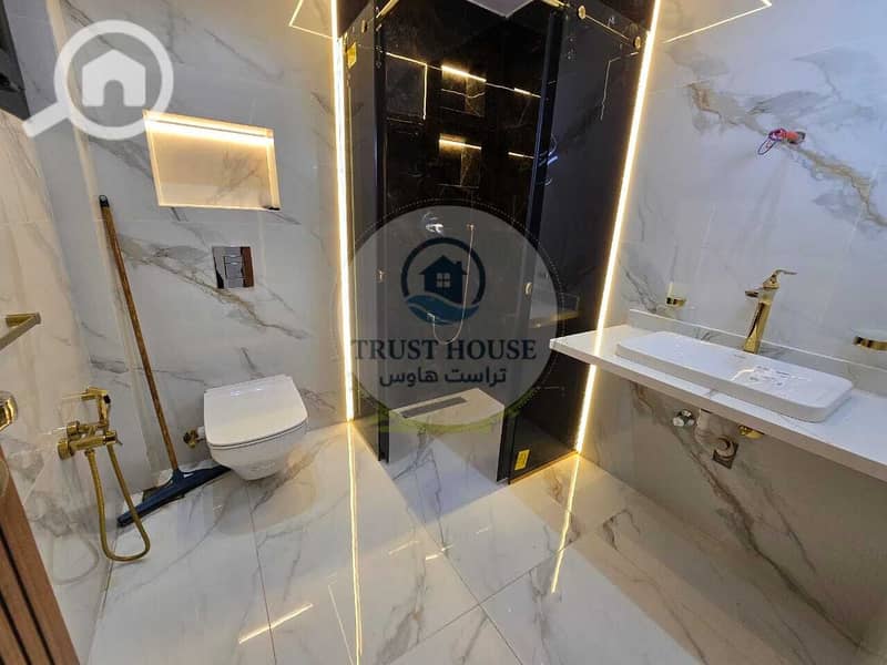 6 WhatsApp Image 2025-11-28 at 19.42. 45 (1). jpeg