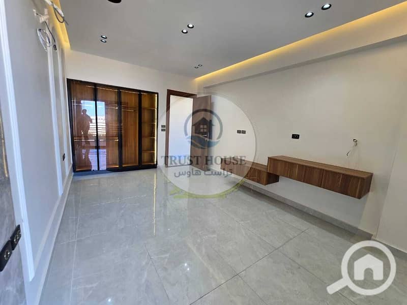 8 WhatsApp Image 2025-11-28 at 19.42. 46 (1). jpeg