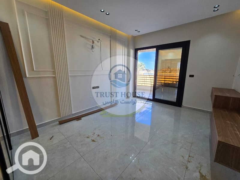 12 WhatsApp Image 2025-11-28 at 19.42. 47. jpeg