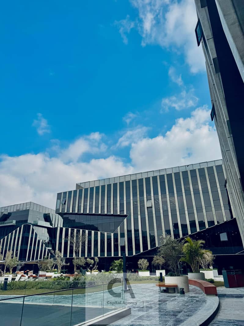 9 254007f3-c3e3-4bef-a115-7d7d0e1500ff. jpg