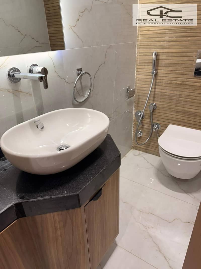 8 WhatsApp Image 2025-12-14 at 13.39. 50 (2). jpeg