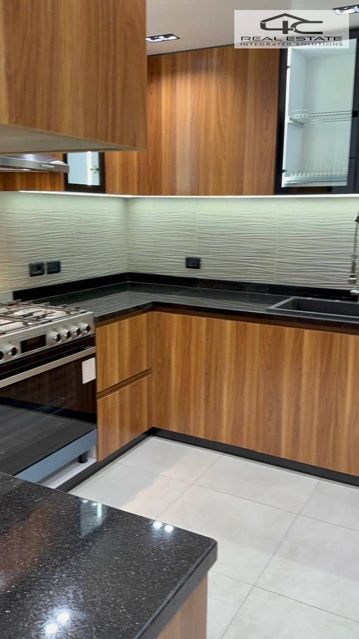 12 WhatsApp Image 2025-12-14 at 13.39. 54 (1). jpeg