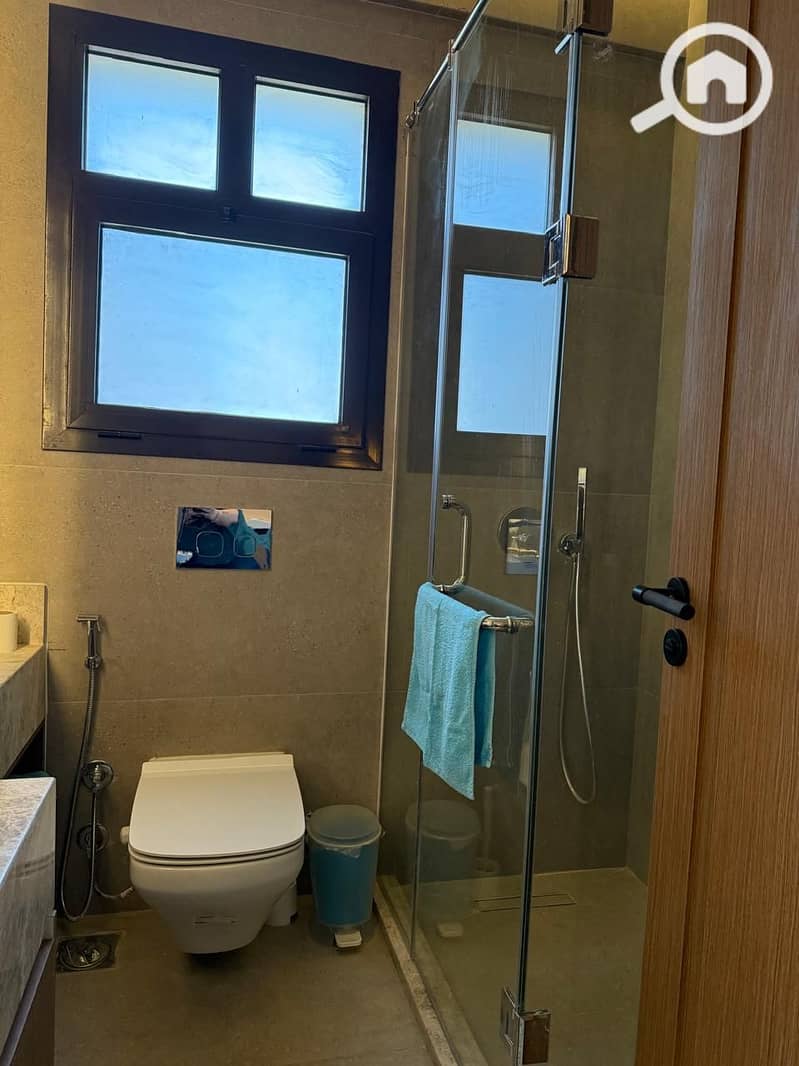 10 17fc6cda-2f7c-46d5-ab6d-86c041cfa644. jpeg