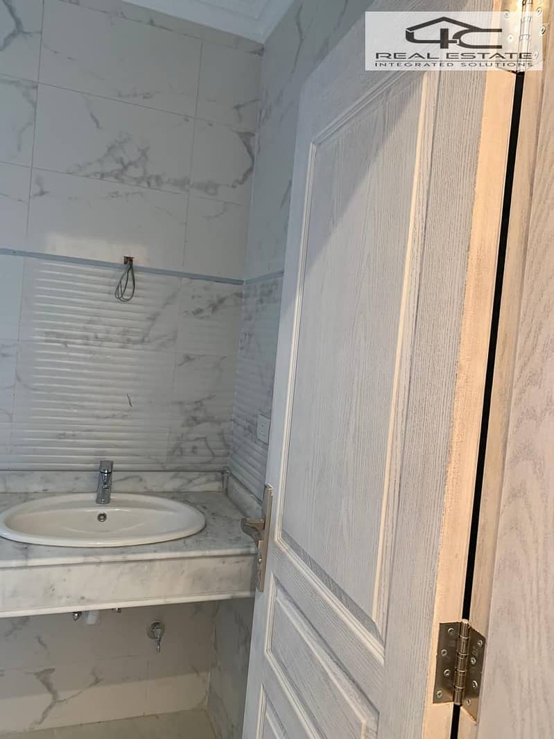 10 WhatsApp Image 2025-12-14 at 13.40. 42 (1). jpeg