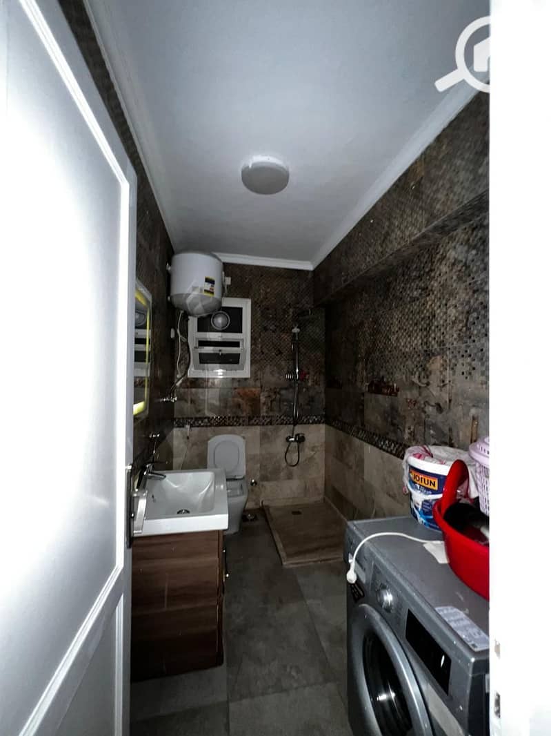 8 b03b72aa-9238-4450-8adf-1dfab9d3d28d. jpeg