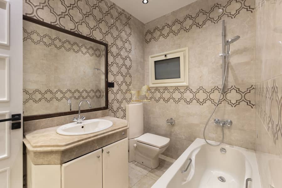 28 IMG_8272-Edit. jpg