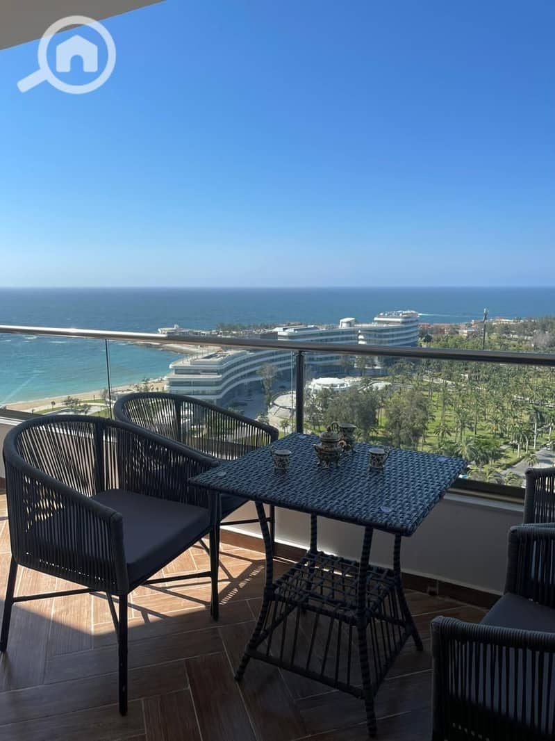 2 738a8b0f-8383-4a09-8366-10fe9c001020. jpg