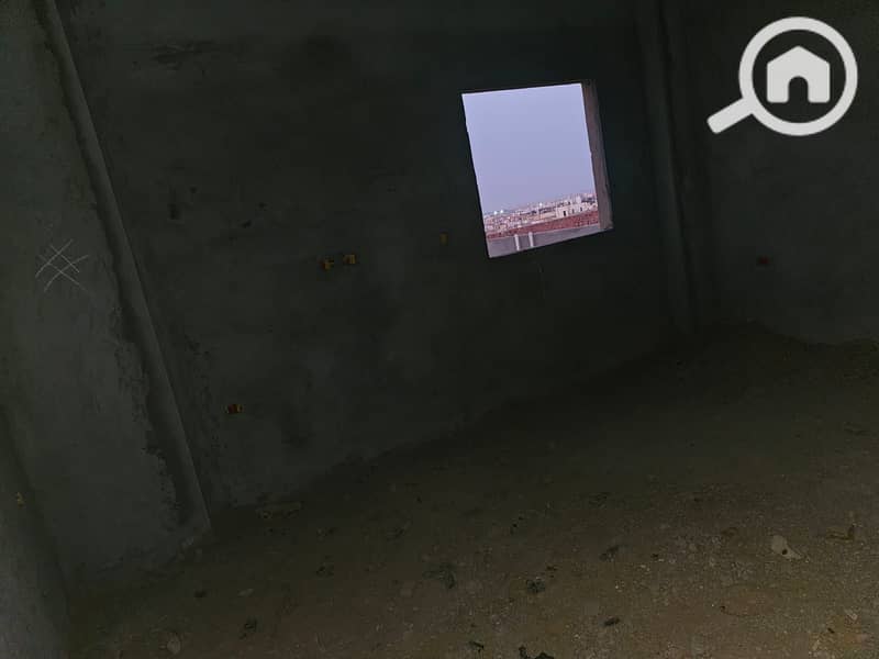 4 WhatsApp Image 2025-12-03 at 01.56. 33_4bc9f574. jpg