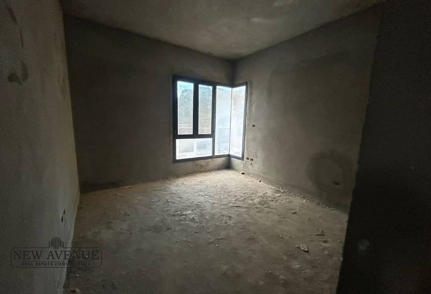 12 c15ed1ed-e348-4ff9-8afb-44af22d4d3a9. jpg