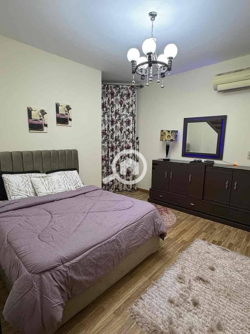 4 fefb7aa7-5949-45b8-aaf5-39e0e6405d82. jpg