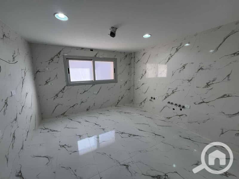 4 77892462-5503-4225-a33b-7449e8ca1816. jpg