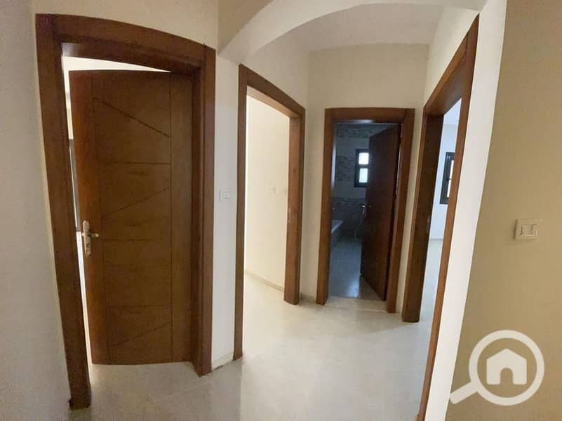 6 5e293874-aea8-4e26-9e95-99b9f3d08231. jpeg