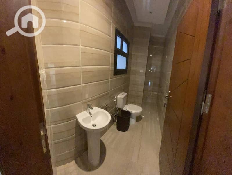 10 edd05a63-85cf-4961-ad12-ca94178d64ea. jpeg